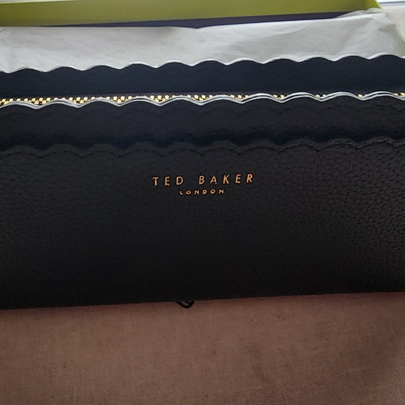 Ted Baker Vivecka scalloped leather purse/ wallet - Picture 10 of 13